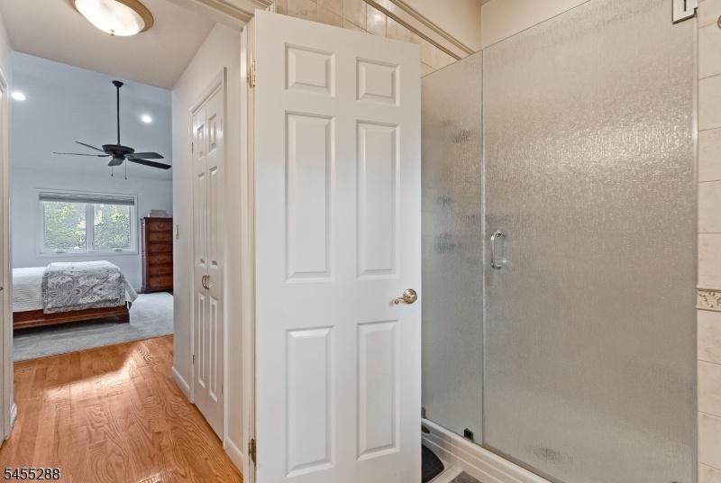 Fully bath for primary bedroom