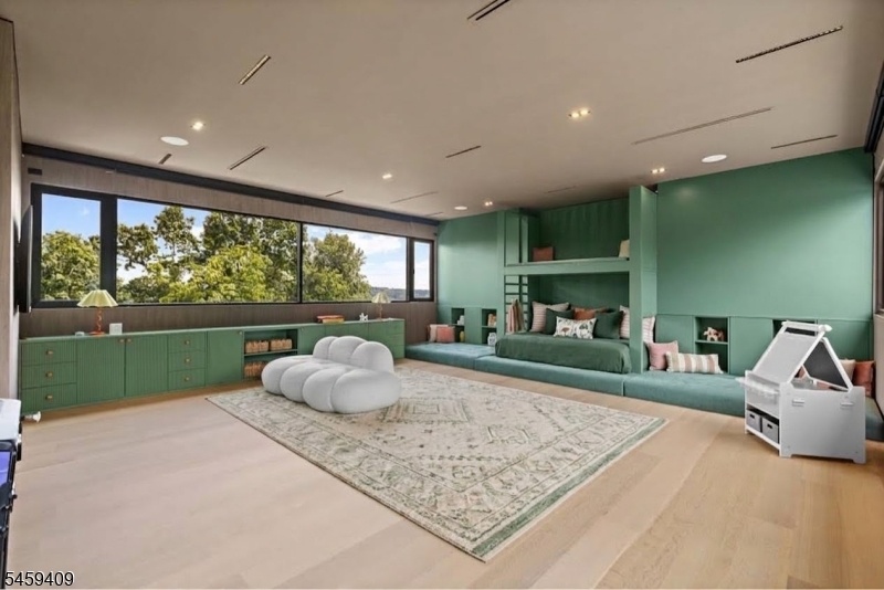 Bedroom / Play Room