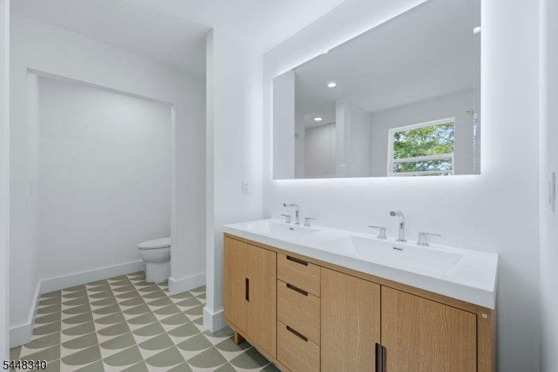 2nd floor full bath