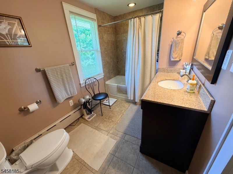 Full bath floor 2