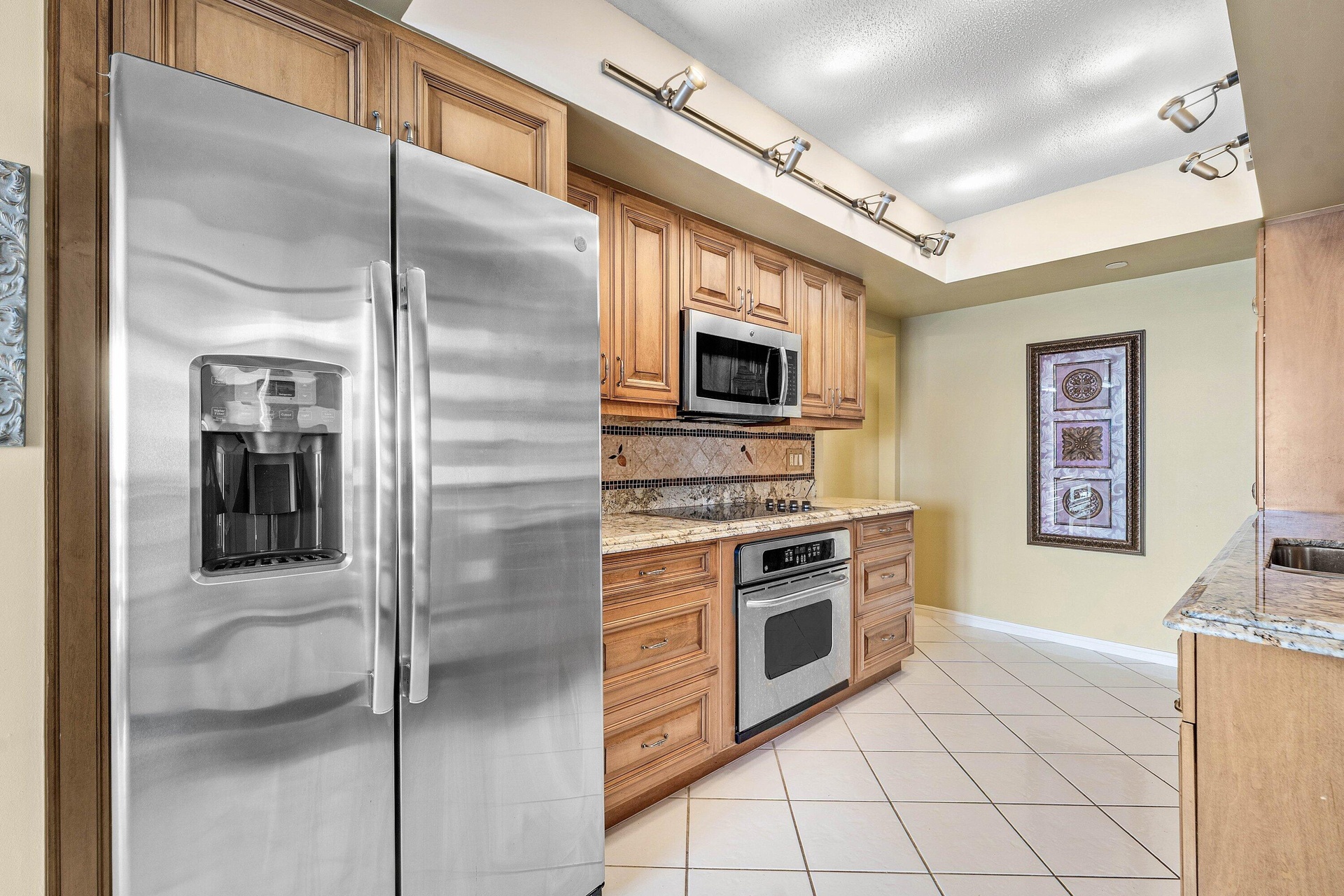 Access the wrap around balcony from the kitchen, perfect for entertaining or having dinner overlooking the ocean