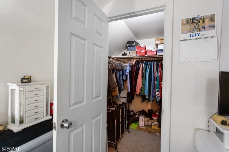 walk in closet