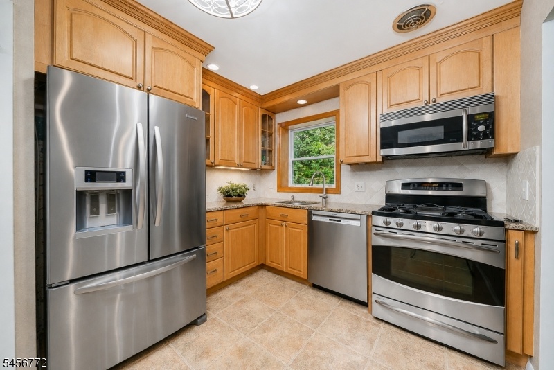 Kitchen 4