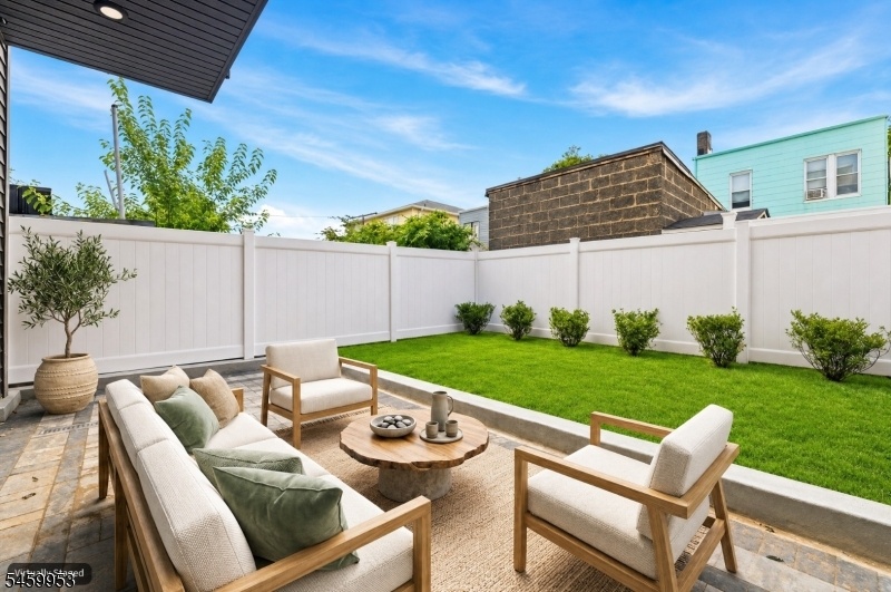 Patio/Yard