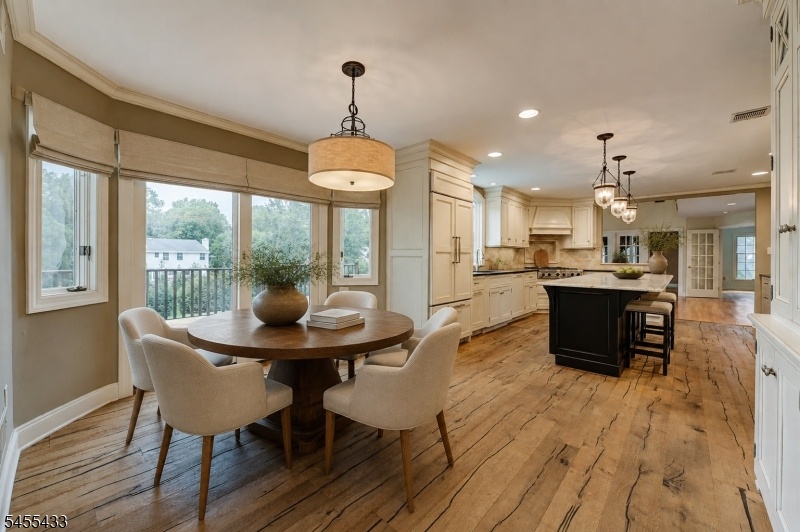 Virtually Staged Dinette