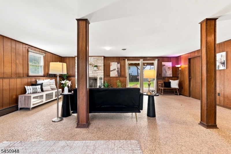 Bedroom/ Extended Living Space