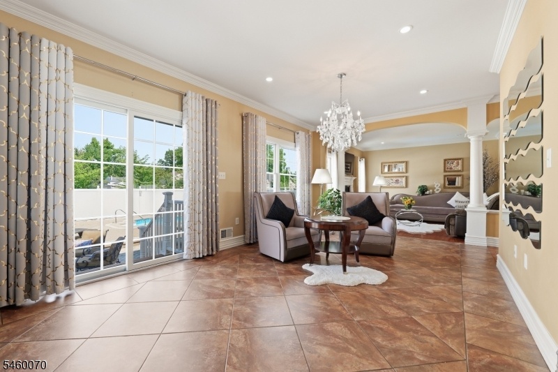 Casual Dining Area