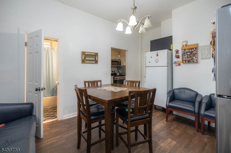 Dining room Apt 1