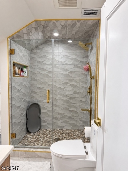 Bathroom 2 Master bedroom
