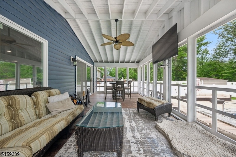 SUN ROOM