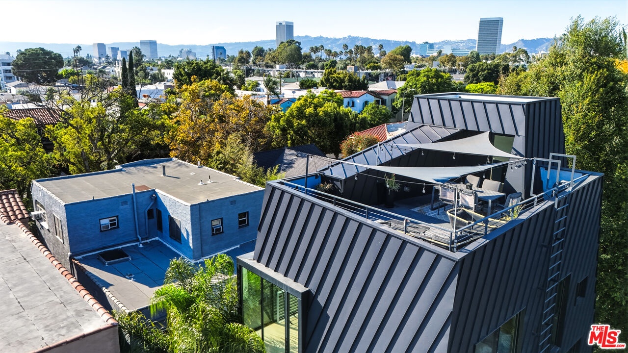 Private rooftop patio with swe