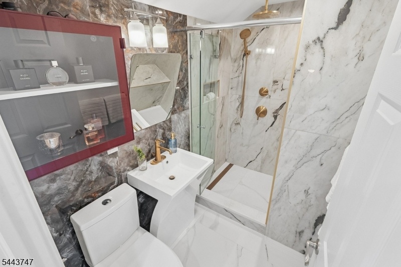 Primary Full Bath