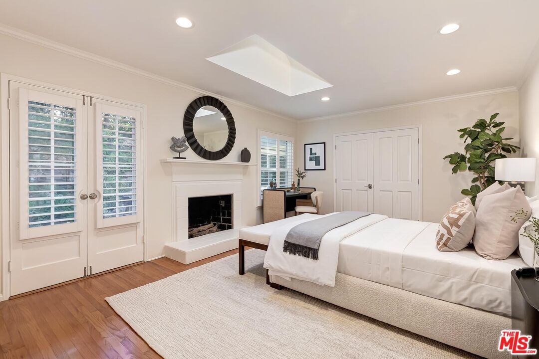 Second bedroom with fireplace