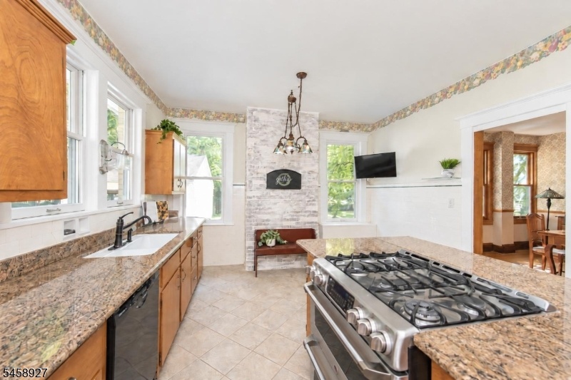 Country Kitchen with Island