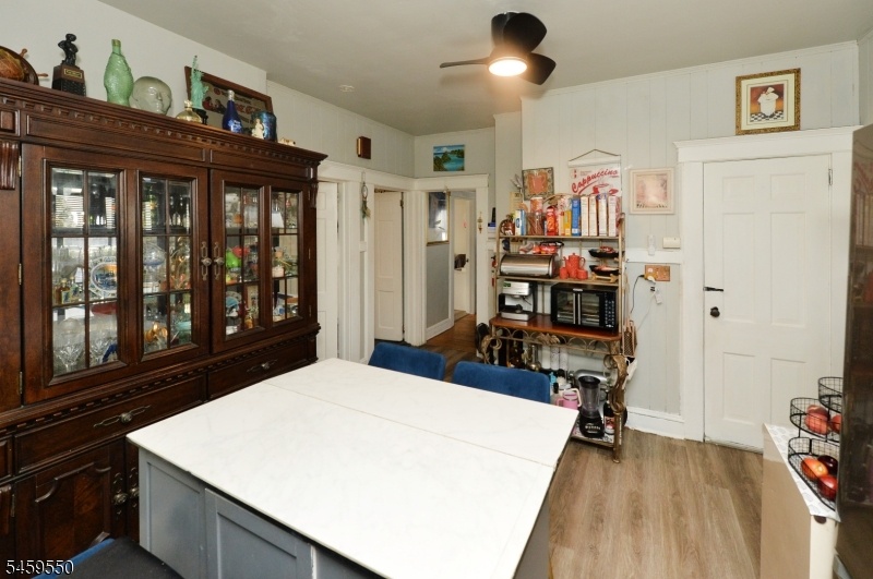 Eating Kitchen