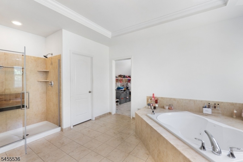 Soaking Tub & Stall Shower