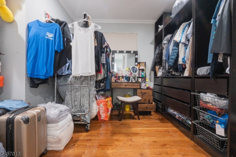 Walking Closet