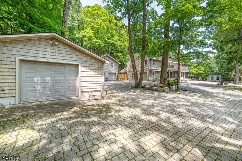 Garage 5