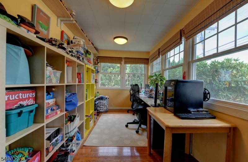 FRONT ROOM