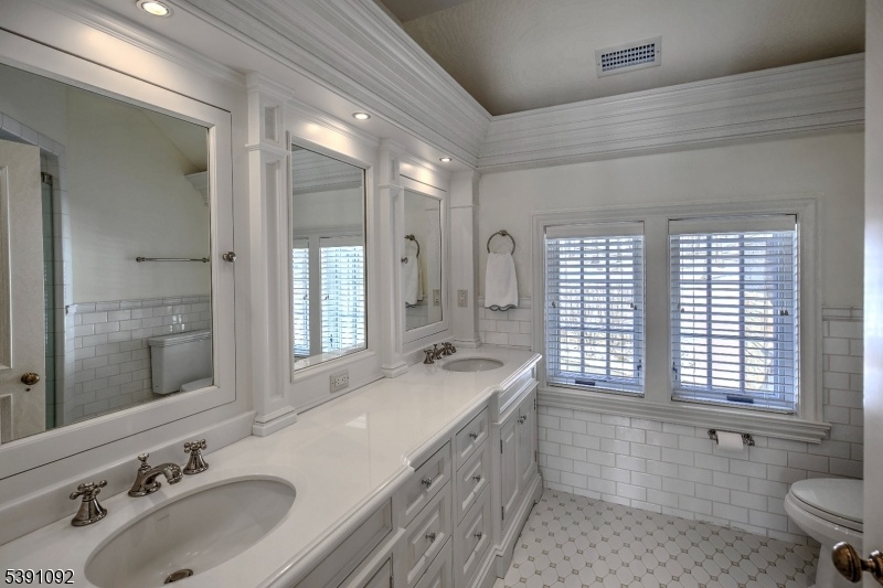 Guest Apartment Bath