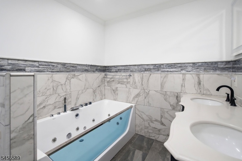 First Floor Bath with Jets