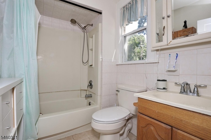 FULL BATH 1ST FLOOR