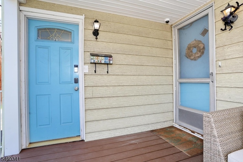 SEPARETE ENTRY EACH UNIT