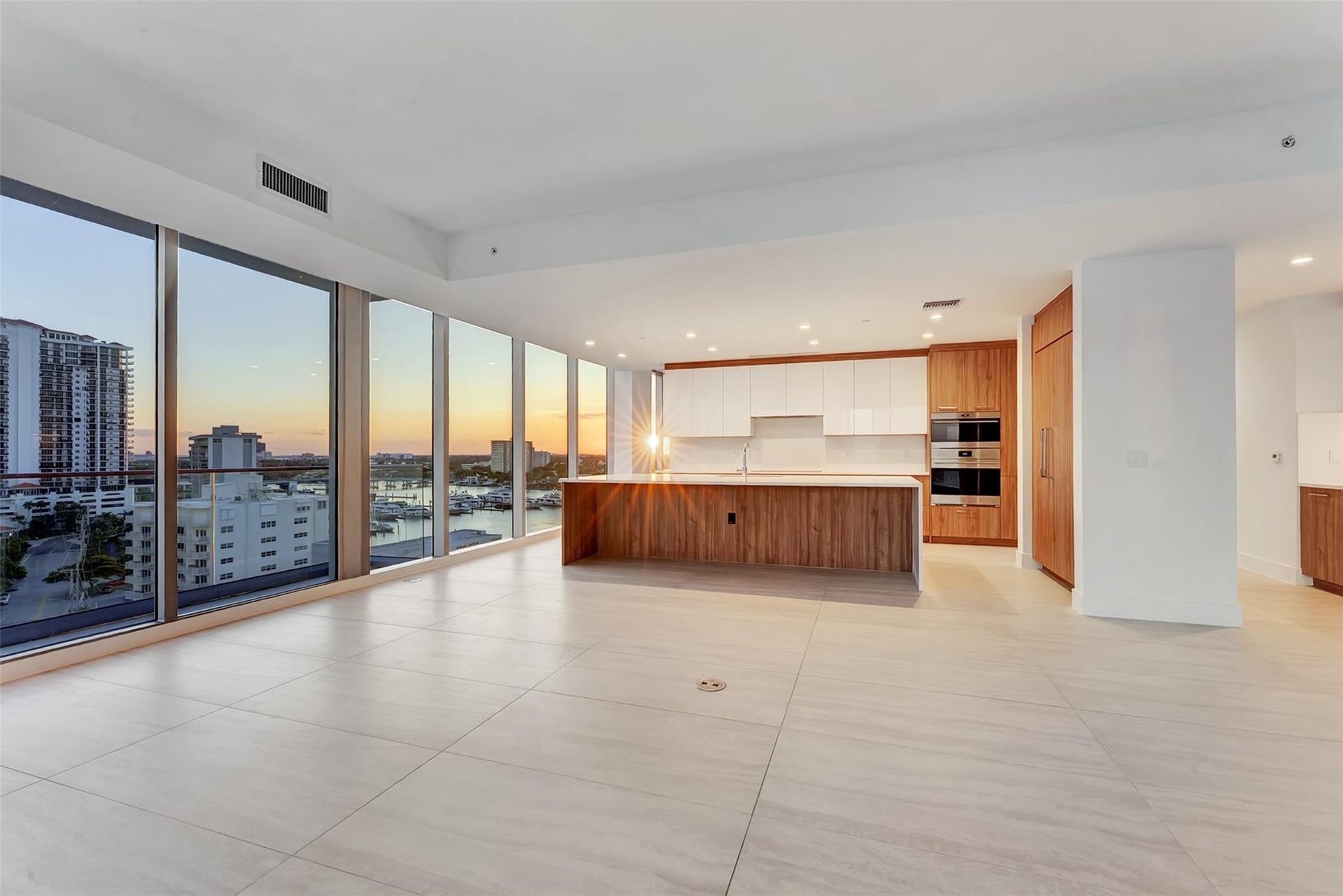 DINING ROOM/LIVING ROOM