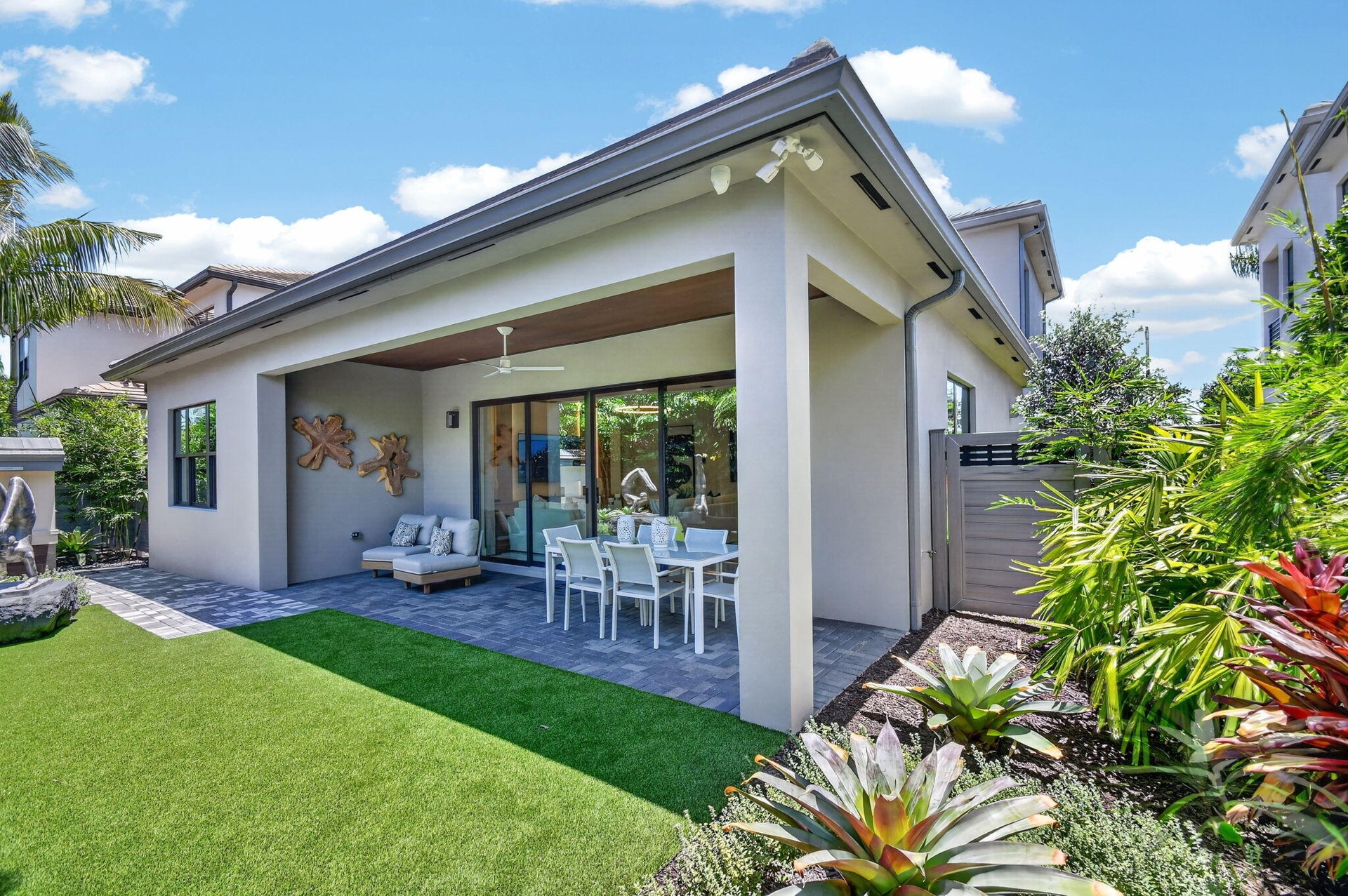 Photos shown are of the builder's model home and are for illustrative purposes only. Actual home, finishes, features, colors, and selections may vary.