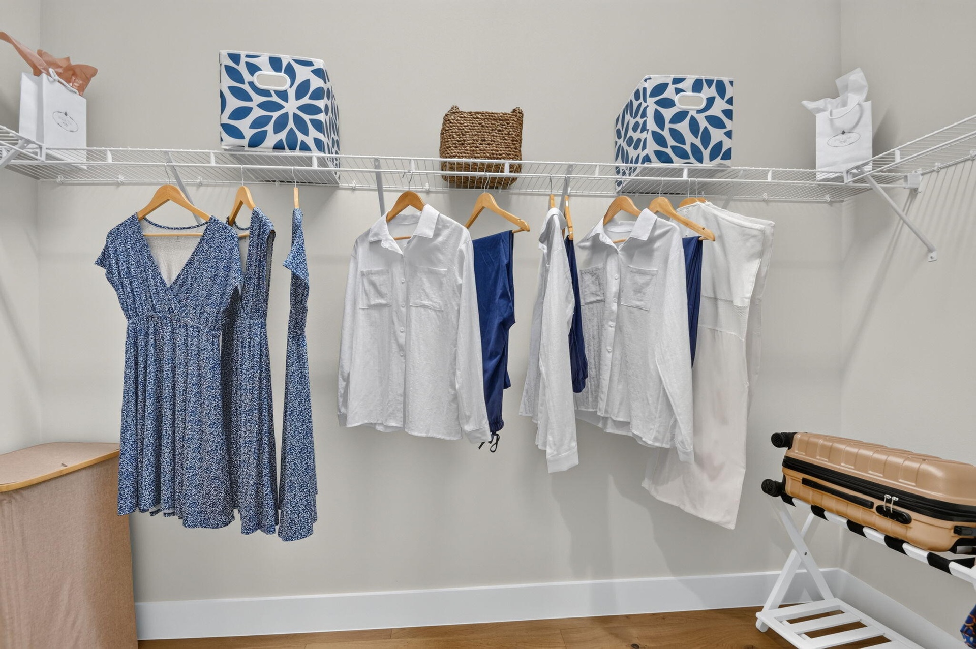 Photos shown are of the builder's model home and are for illustrative purposes only. Actual home, finishes, features, colors, and selections may vary.