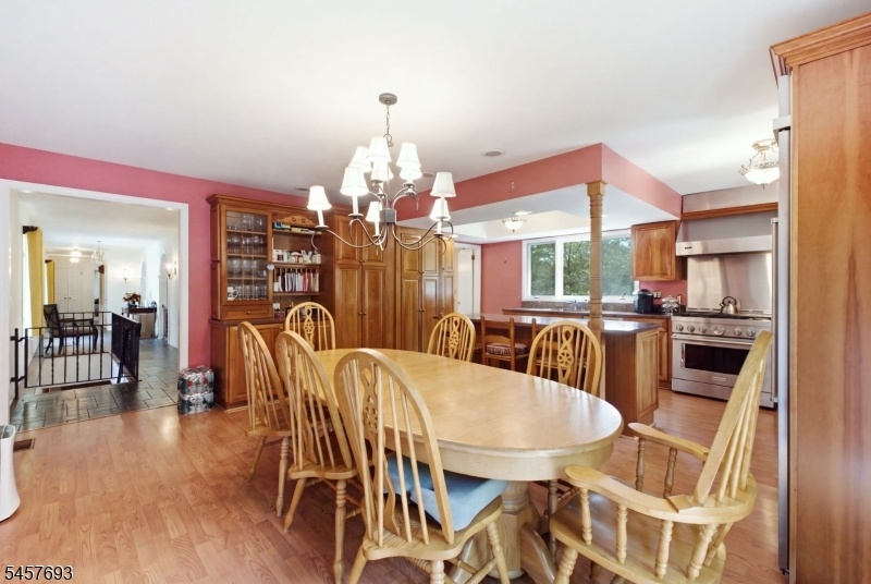 Eat-In Kitchen