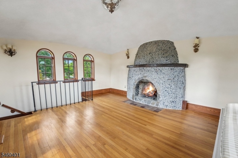 3rd Level Bonus Room with FP