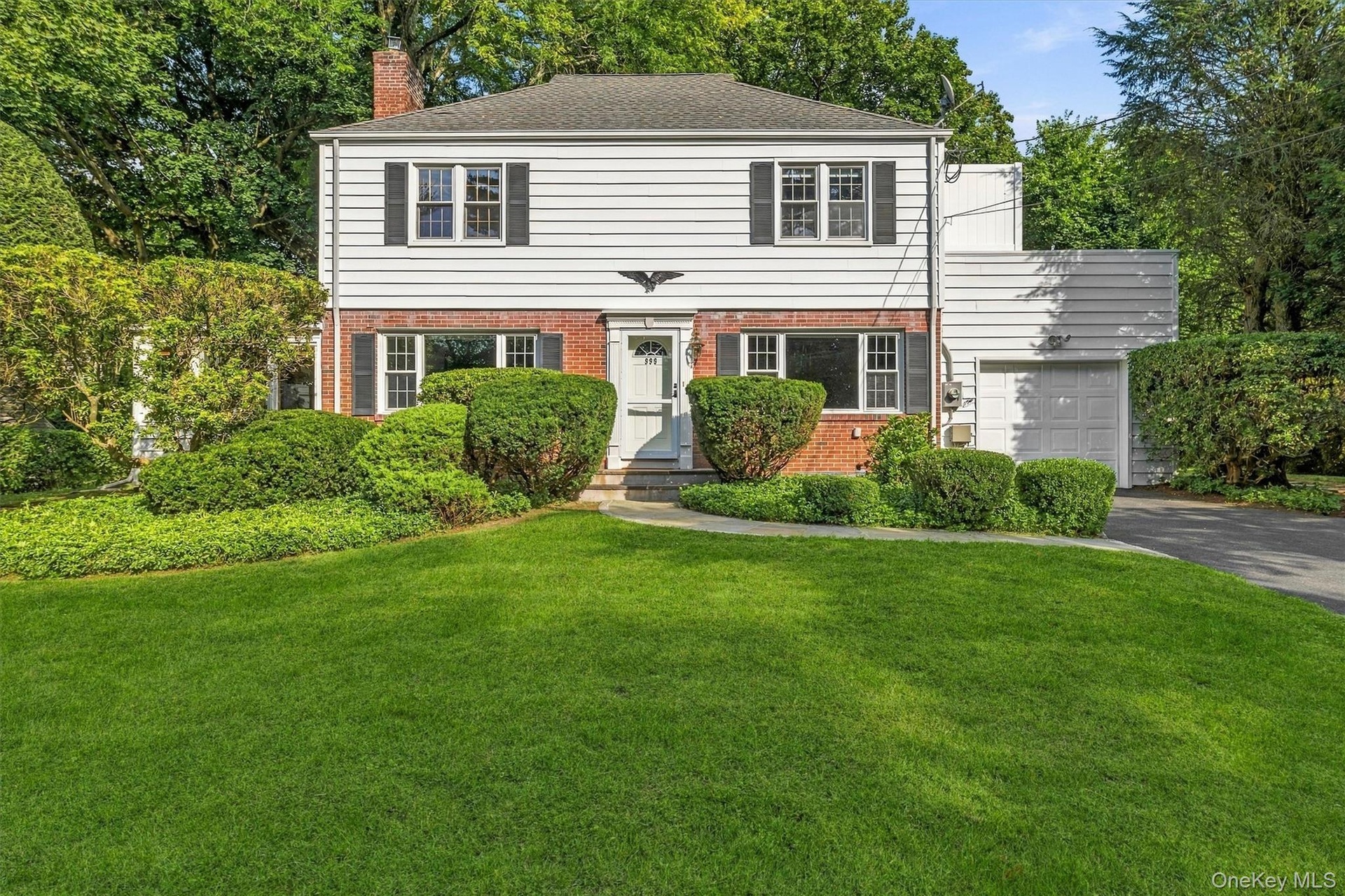 Welcome home to 999 Knollwood Road!