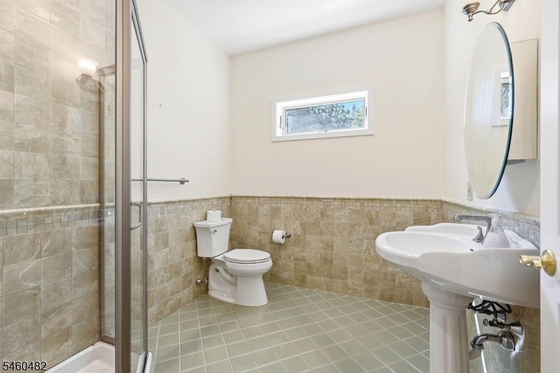 1st Floor Full Bathroom