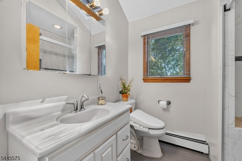 Main Full Bath 2nd Level