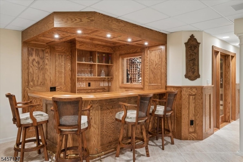 Custom Bar