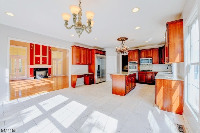 Kitchen / Dining Area