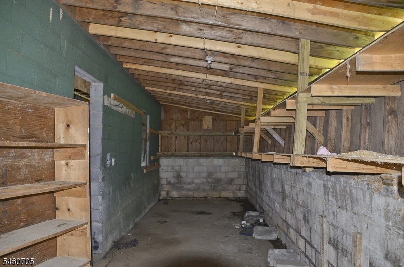 Detached Garage