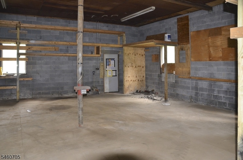 Detached Garage High Ceilings