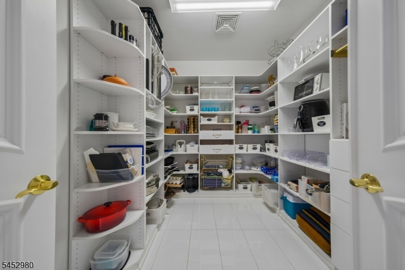 Walk-in Pantry