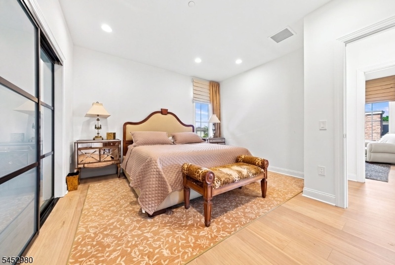 Spacious Bedroom 4