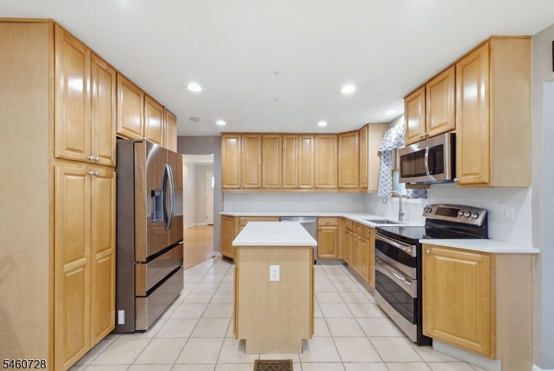 Kitchen full