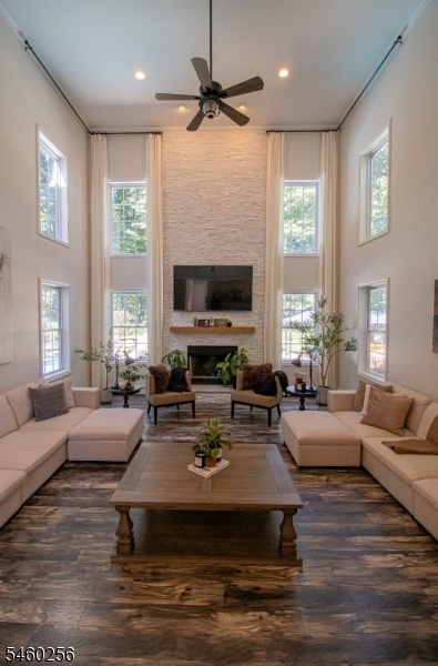 Floor to Ceiling Fireplace!