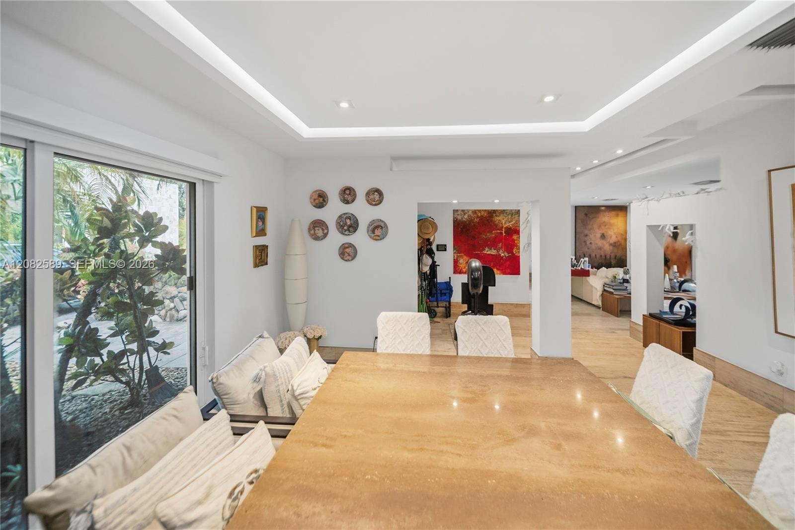 Bright dining area with garden views and seamless flow into the living space.