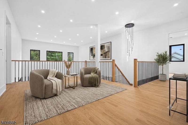 2nd Floor Landing