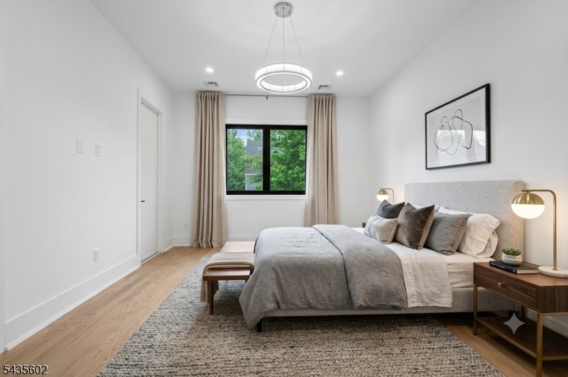 Large Bedroom, Virtual Staging