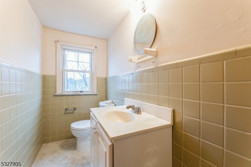 2nd floor bath