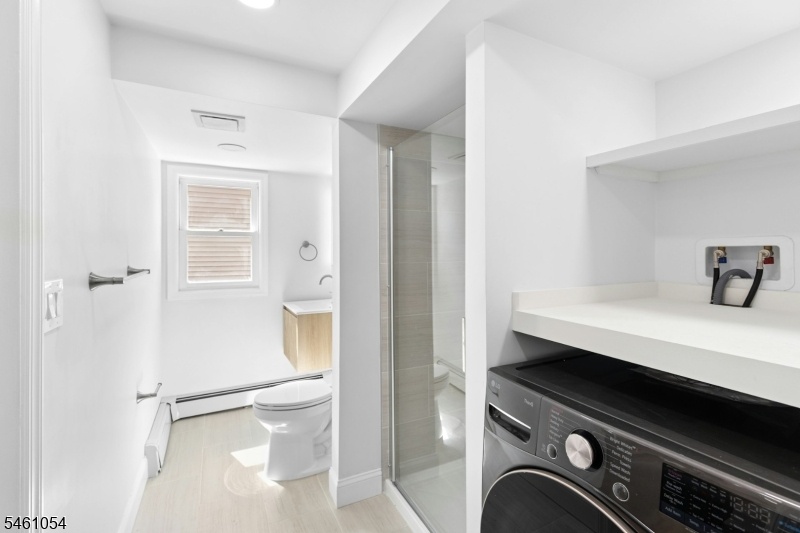 ground level full bath&laundry