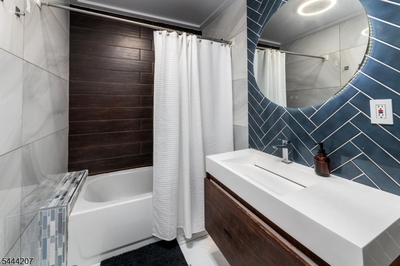 Unit #1 Full Bathroom