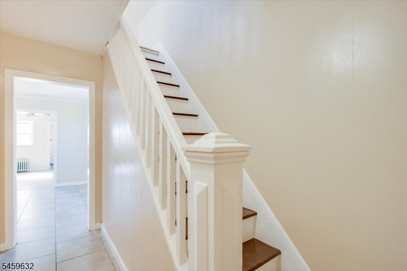 SECOND UNIT HALLWAY
